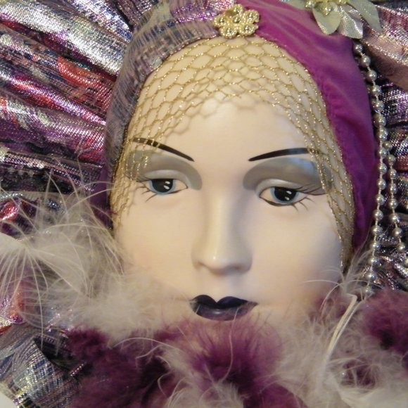 Mardi Gras Lady with Feathers Wall Mask - Picture 4 of 8